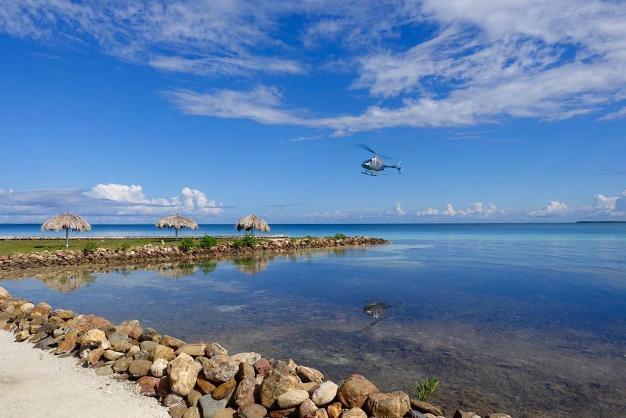 Royal Belize Hotel Thatch Caye Bagian luar foto