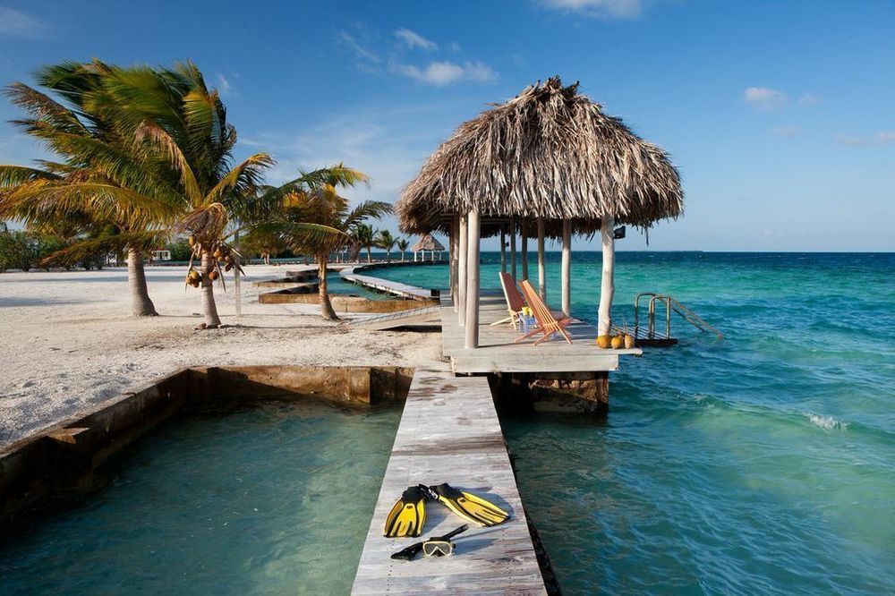 Royal Belize Hotel Thatch Caye Bagian luar foto