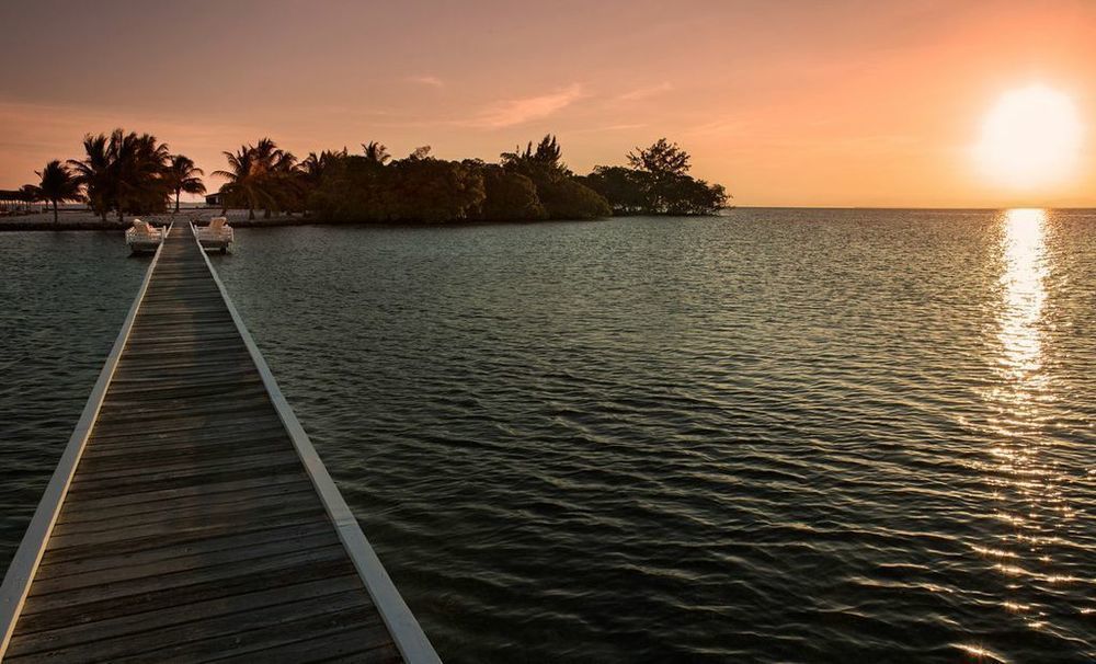 Royal Belize Hotel Thatch Caye Bagian luar foto