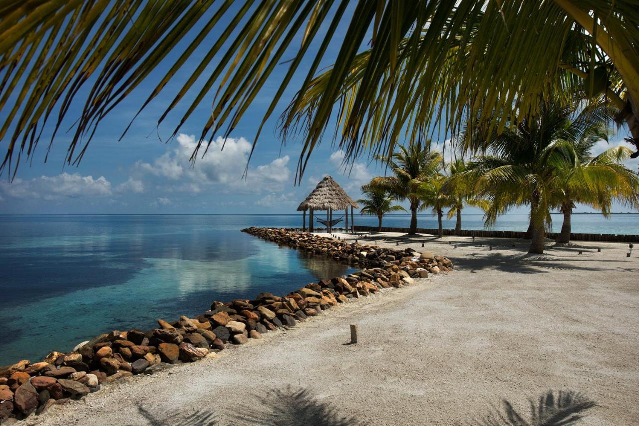 Royal Belize Hotel Thatch Caye Bagian luar foto