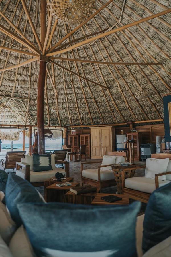 Royal Belize Hotel Thatch Caye Bagian luar foto