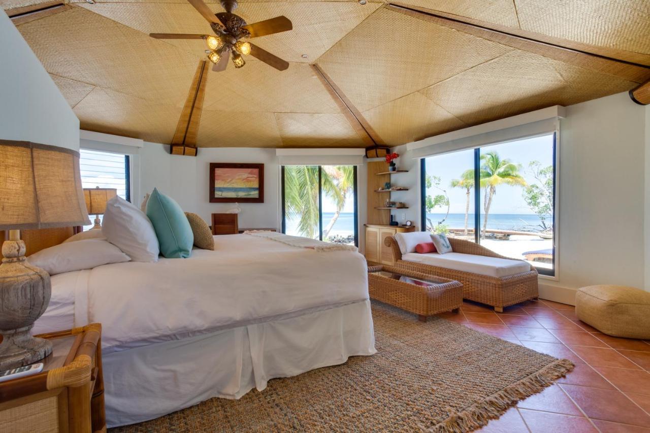Royal Belize Hotel Thatch Caye Bagian luar foto