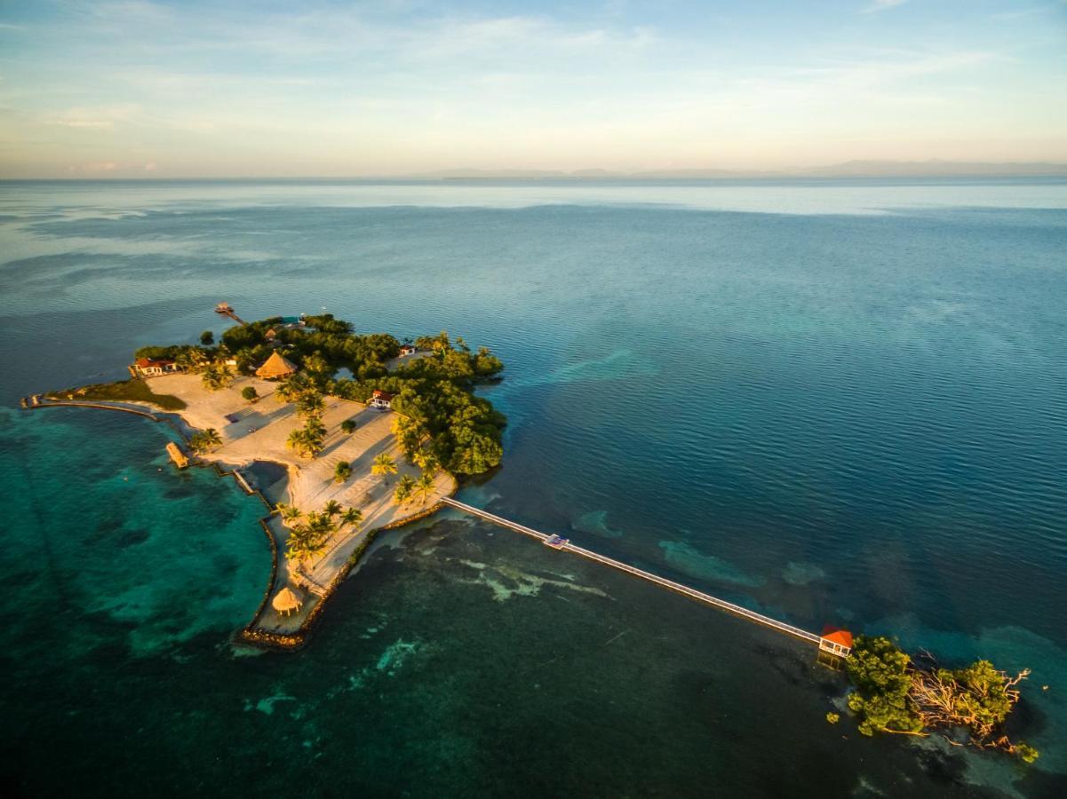 Royal Belize Hotel Thatch Caye Bagian luar foto